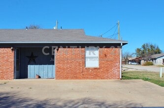 Building Photo - 715 E 3rd St