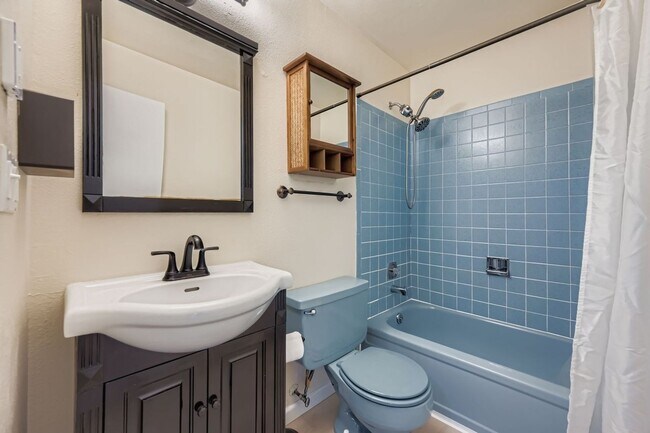 Building Photo - 1858 Centaur Cir