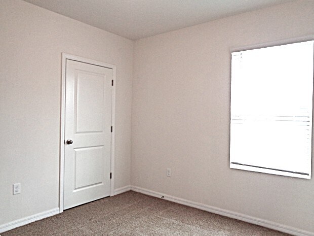 Building Photo - 10927 Carlton Fields Dr