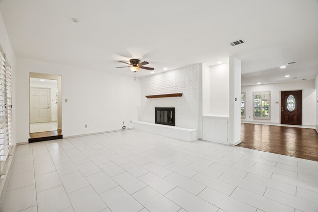 Building Photo - 2200 Shadow Creek Ct