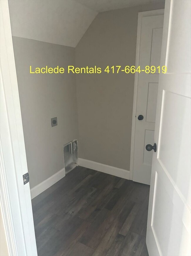 Building Photo - 3 BEDROOM 2.5 BATHROOM TOWNHOUSE FOR RENT