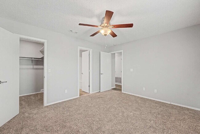 Building Photo - 4380 W Thrasher Dr