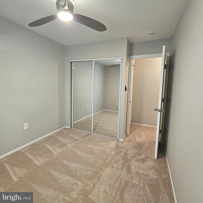 Building Photo - 6430 Shannon Station Ct