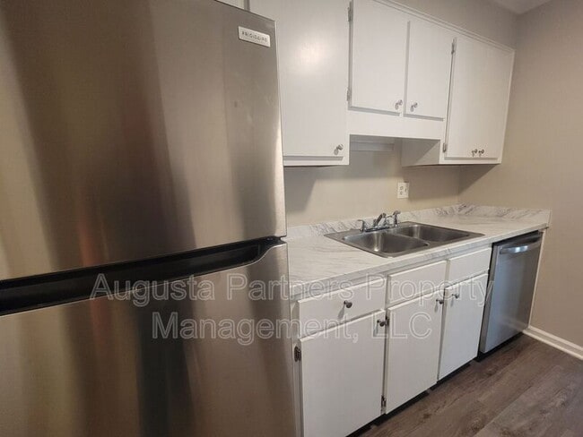 Building Photo - 155 Stoneybrooks Pl