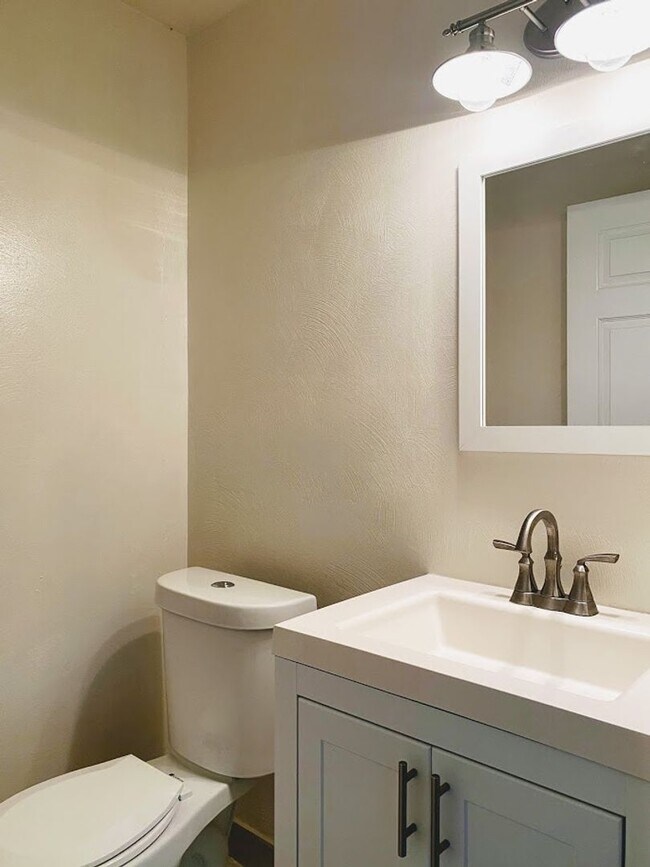 Building Photo - Beautiful Single Family Home in Highland Park