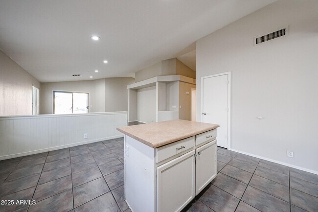 Building Photo - 8672 W Mauro Ln