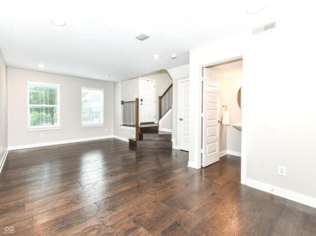 Building Photo - 1559 Bellefontaine St