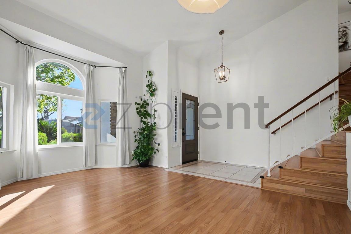 Building Photo - 5744 River Run Cir