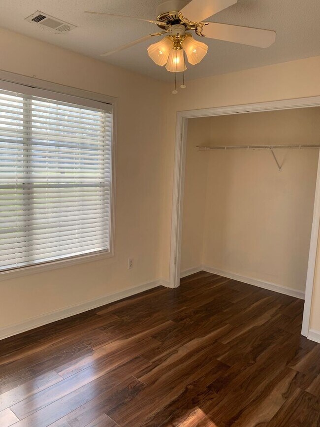 Building Photo - Charming 4BR House in Hampton