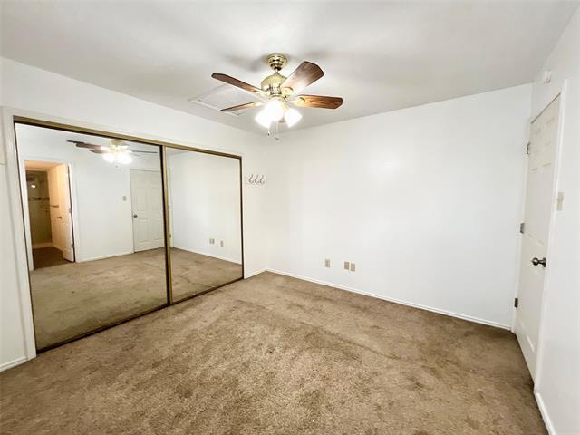 Building Photo - 1450 Meadowood Village Dr