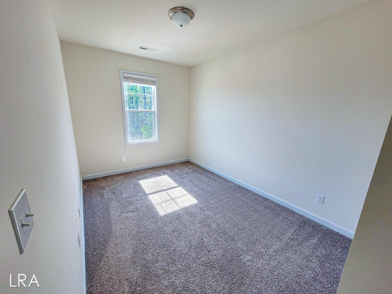 Building Photo - 522 Shallotte Ln