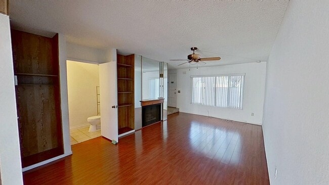 Building Photo - 4670 Ranchview Cir