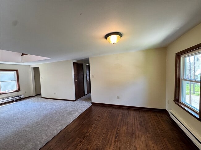 Building Photo - 345 Brewster St