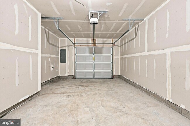 Building Photo - 394 Seeback Dr