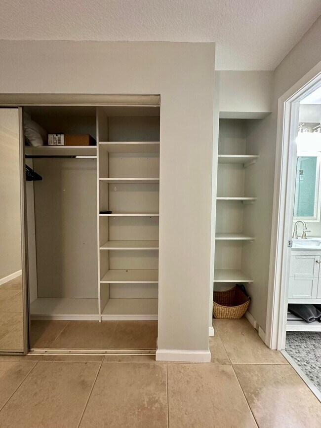 Building Photo - 1050 Crystal Way