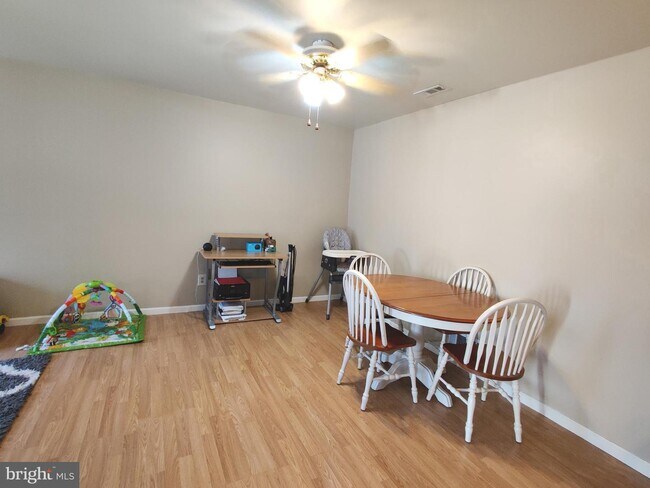 Building Photo - 276 Juanita Ct