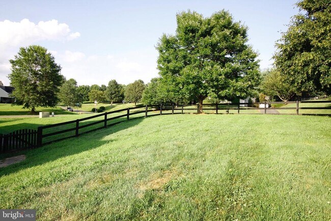 Building Photo - 5569 Jamisons Farm Dr