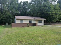 Building Photo - 204 Carolyn Ln