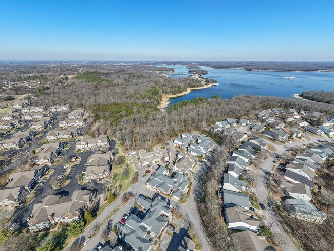 Building Photo - 922 Bracken Trail