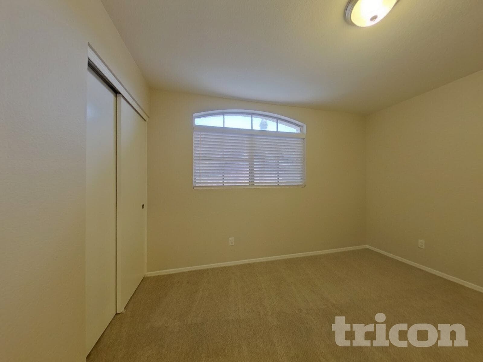 Building Photo - 17220 N Wavyleaf Ave