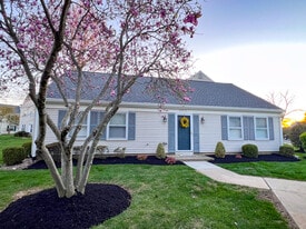 Building Photo - 655C Yale Way