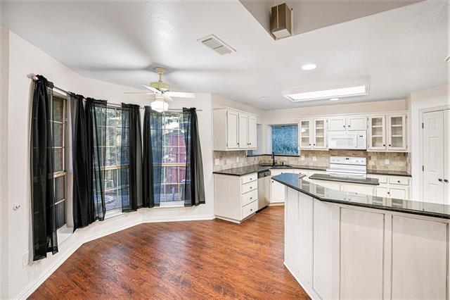 Building Photo - 1418 Holley Creek Ln