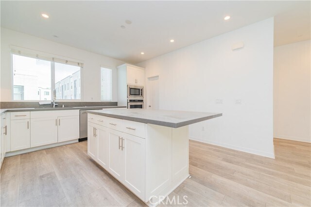 Building Photo - 103 Schick