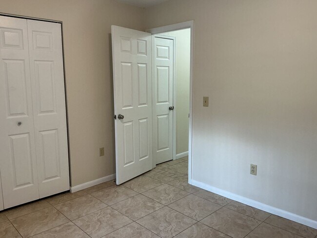 Building Photo - Winter Haven 3BR Home with Fenced Yard & Bonus Room