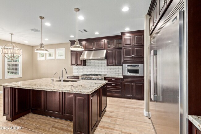 Building Photo - 4322 S Gardenia Dr