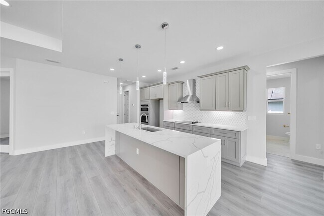 Building Photo - 3315 Andalusia Blvd