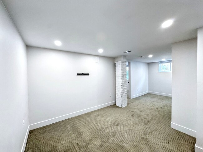 Building Photo - 1404 Meade St