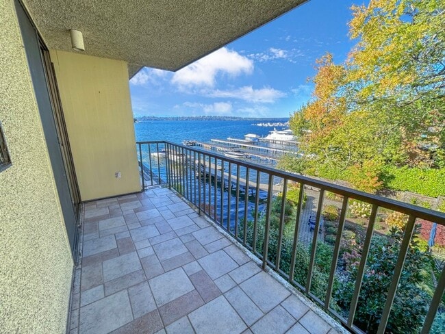 Building Photo - 1Bd/1Ba Kirkland Condo