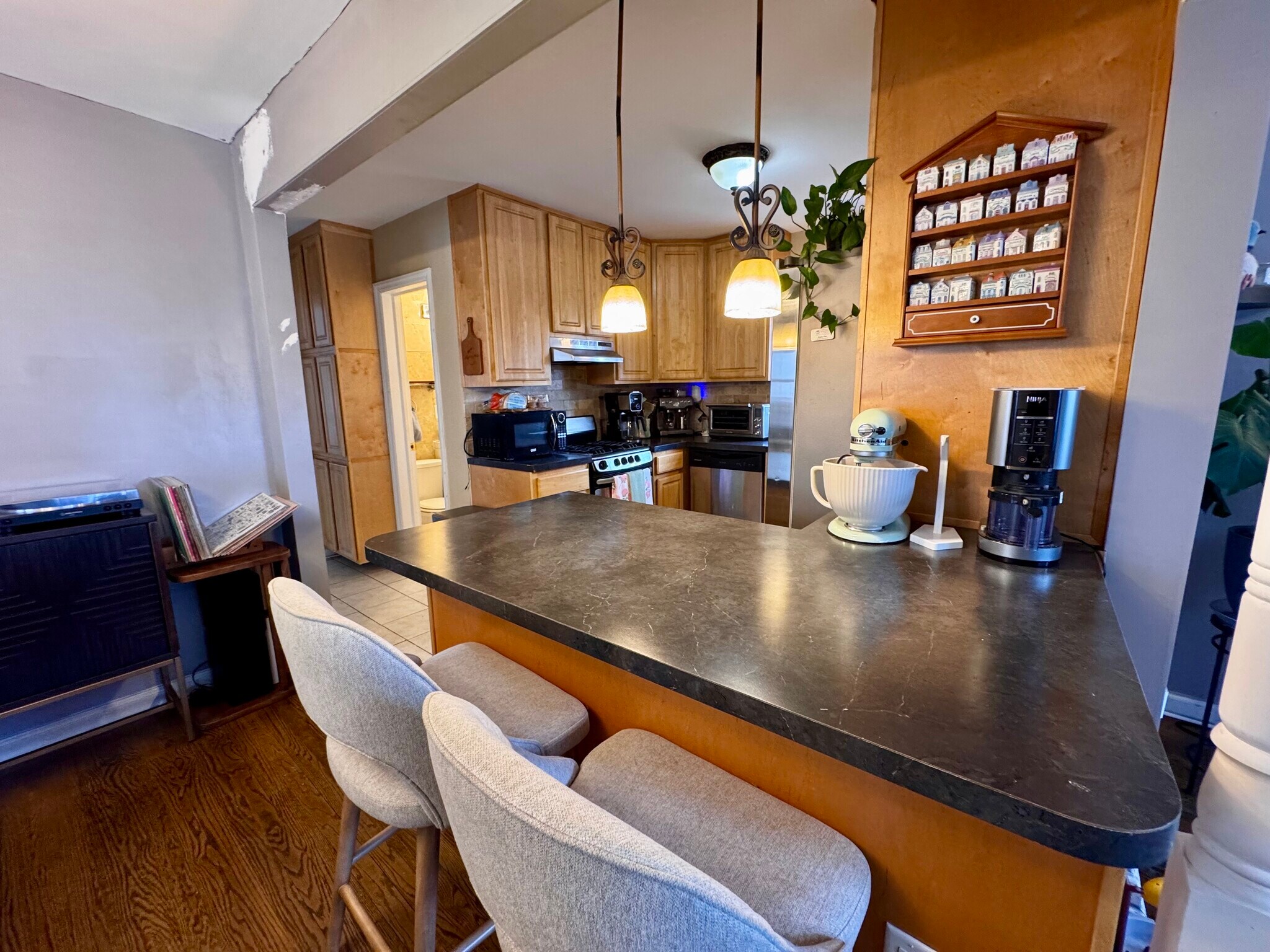 Eat In Island - 130 Pine St