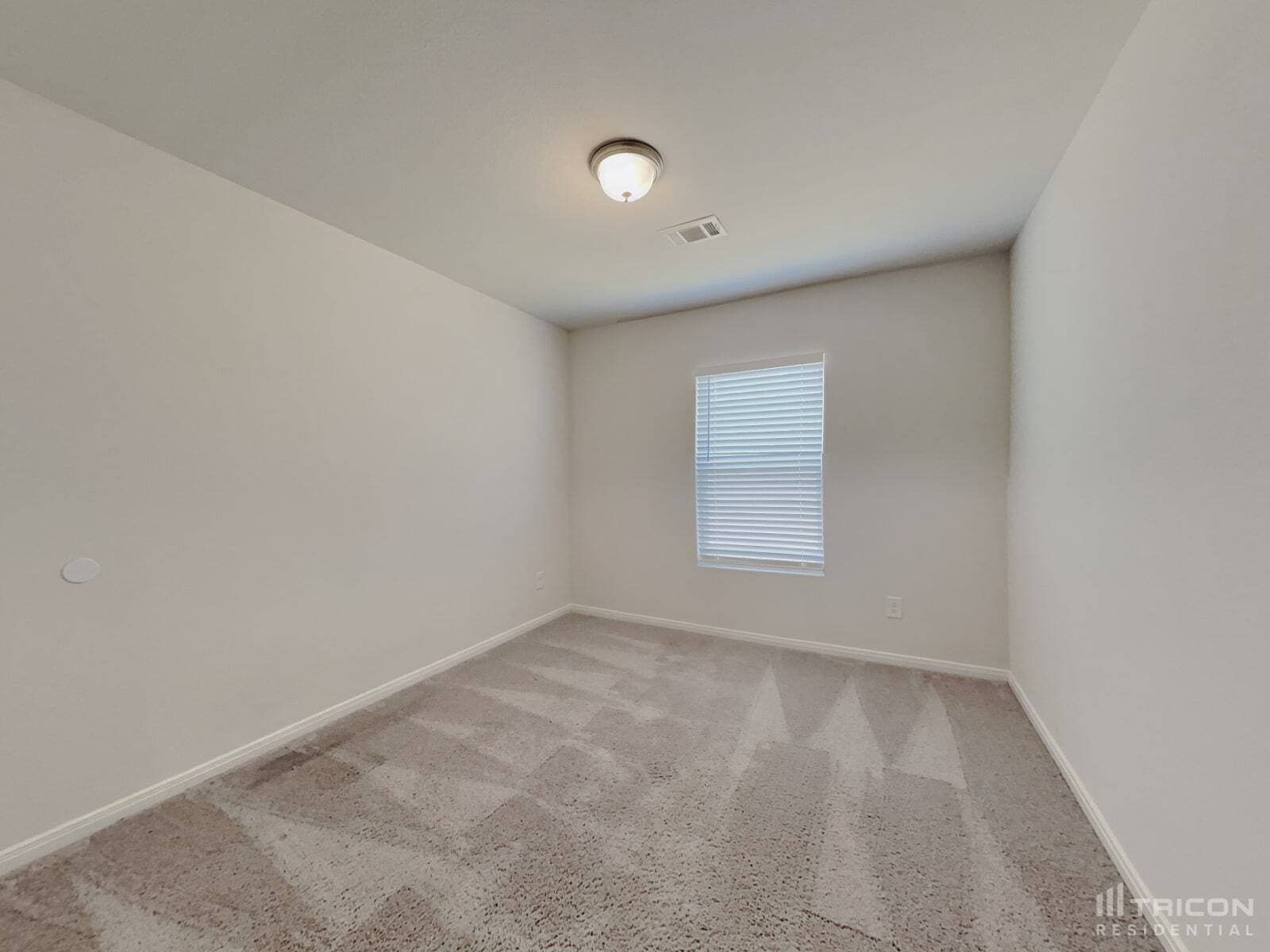 Building Photo - 15680 Del Norte Dr
