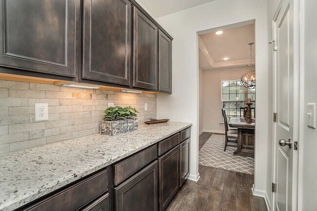 Building Photo - Beautiful 5-Bedroom Home in Brixworth Neig...