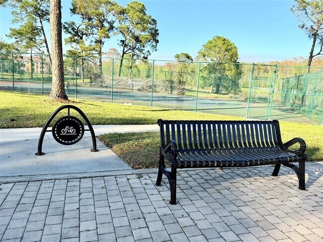 Building Photo - 13827 Fairway Island Dr