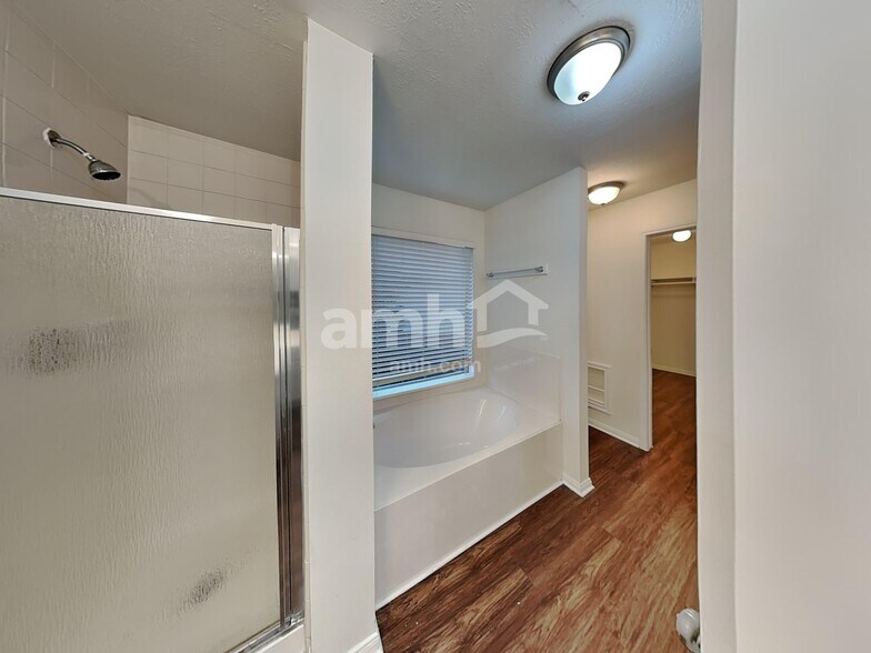 Building Photo - 16807 Pheasant Creek Ct