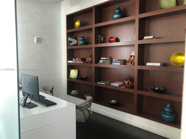 Building Photo - 300 S Australian Ave