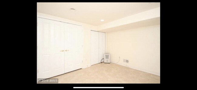 Building Photo - 3 Bed - Pets Allowed Near Patterson Park