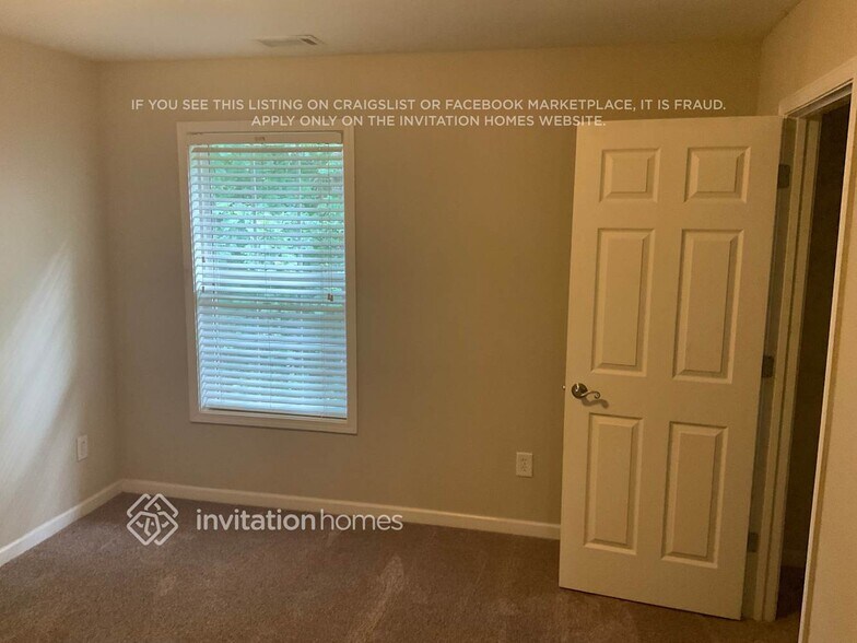 Building Photo - 808 Pine Cove Dr SW