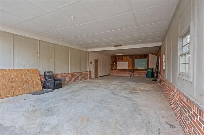 Building Photo - 798 Bank St SE