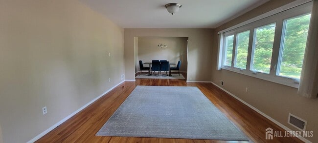 Building Photo - 20 Timber Rd