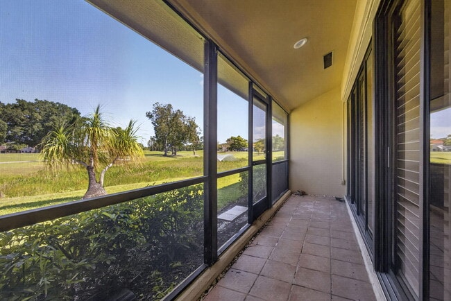 Building Photo - 259 Old Meadow Way