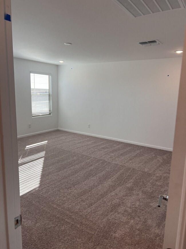 Building Photo - 34713 S Kelvin Wy
