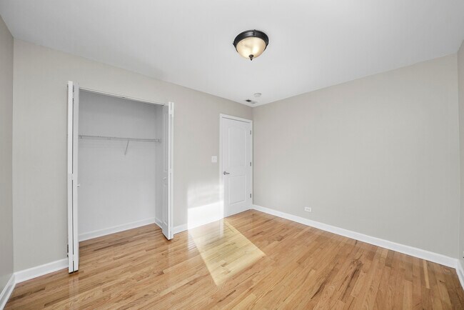 Building Photo - 3423 Ridgeland-303