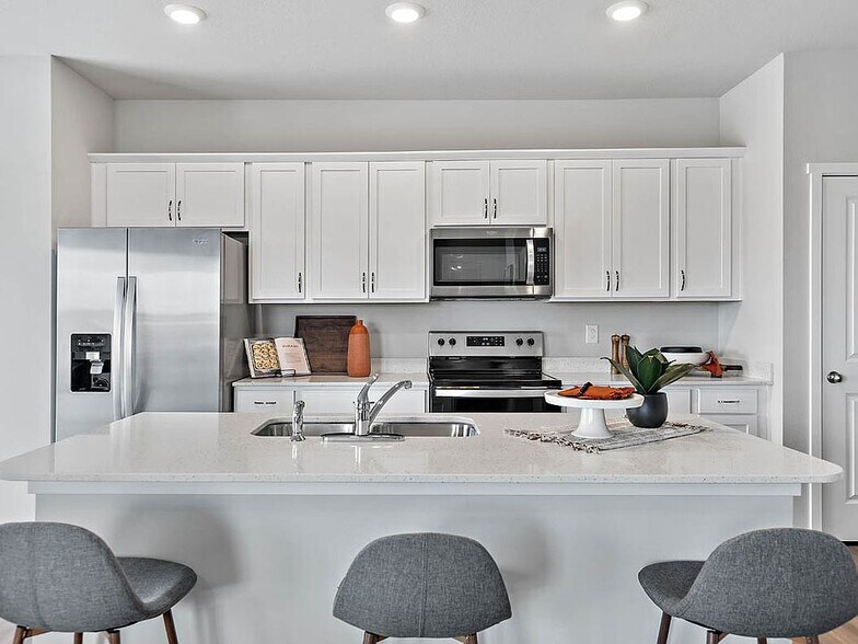 Building Photo - 927 Maywood Ln