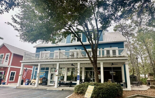 Primary Photo - Downtown Living in The Heart of The Promen...