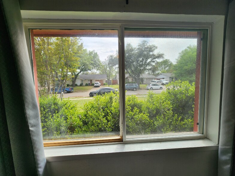 Building Photo - 1533 Bosque Dr