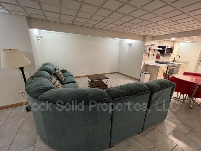 Building Photo - 7800 Happy Jack Rd