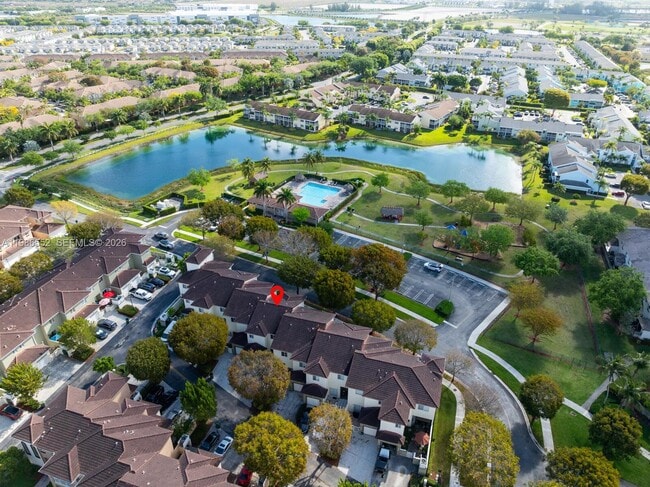 Building Photo - 1947 SE 24th Terrace